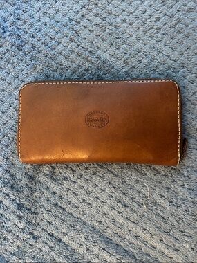 Roots Brown Leather Zip Wallet with Debossed Logo